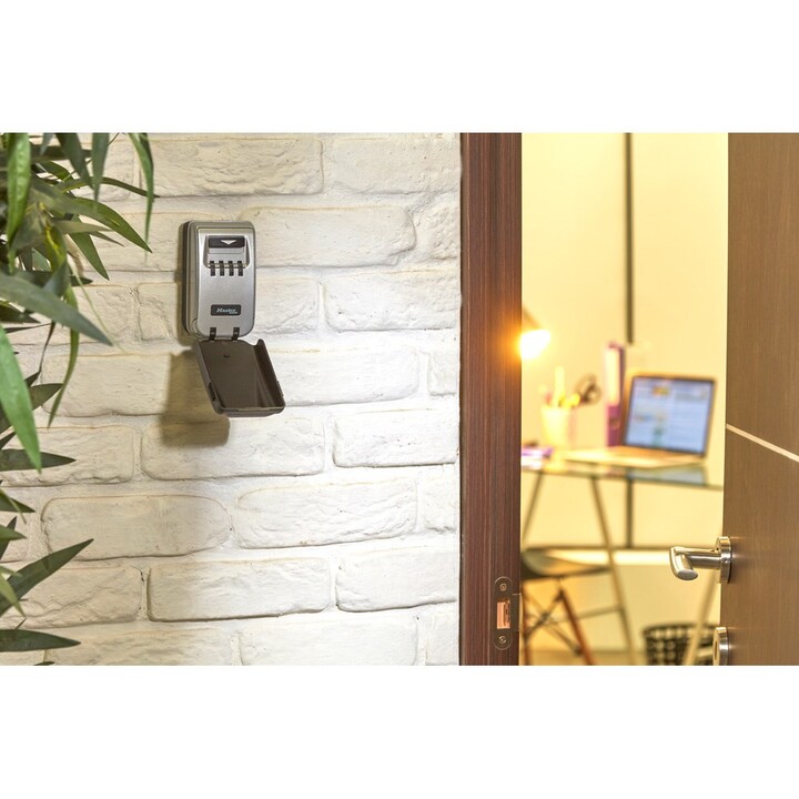 MASTER LOCK 5425EURD Select Access® Medium Light Dial Key Lock Box - Wall Mount