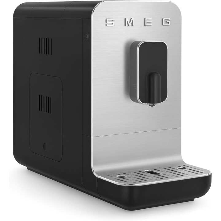 Smeg superautomatic coffee maker black bcc11blmeu