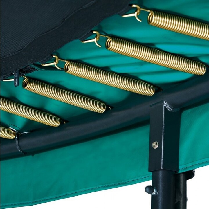 Salta First Class es una cama elástica de 305 cm diseñada para ofrecer diversión y seguridad. Su estructura robusta y duradera g