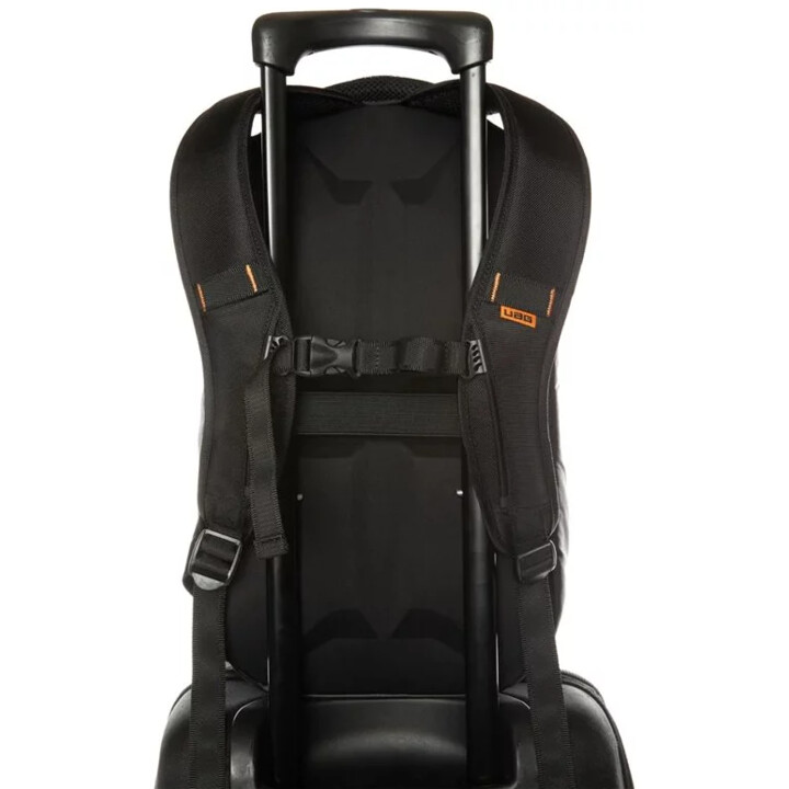 Mochila para laptop Uag Standard Issues 13" preta