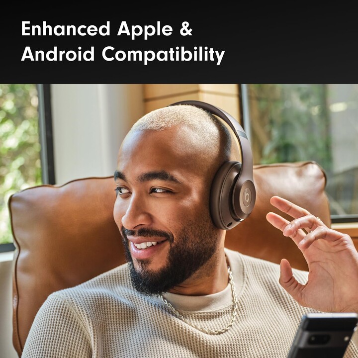 Beats Studio Pro com microfone de chocolate