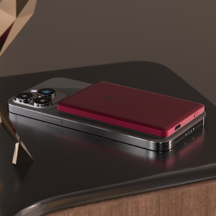 Adam magnetic external battery 5,000mah ultra fine red