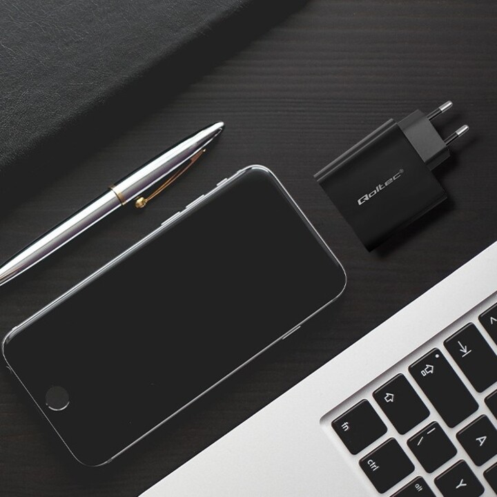 Qoltec 52381 Cargador PD súper rápido | 1xUSB-C | 1xUSB| 90W | 5-20V | 2,4-4,35A | Negro