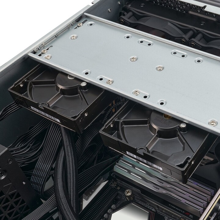 Gabinete de computador torre Silverstone SST-RM44 preto