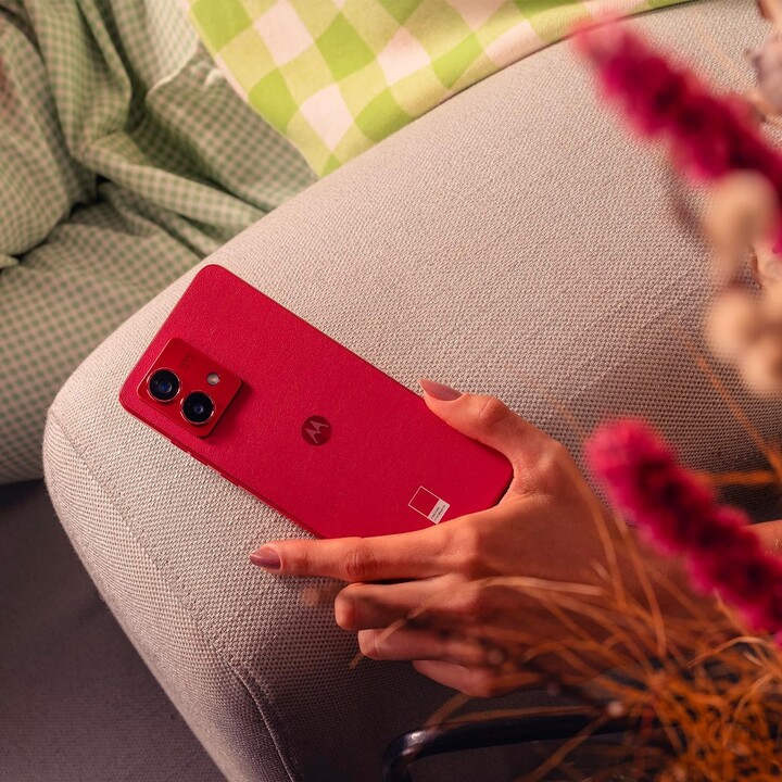 Motorola Moto G84 5G 8GB 256GB Dual Sim Live Magenta
