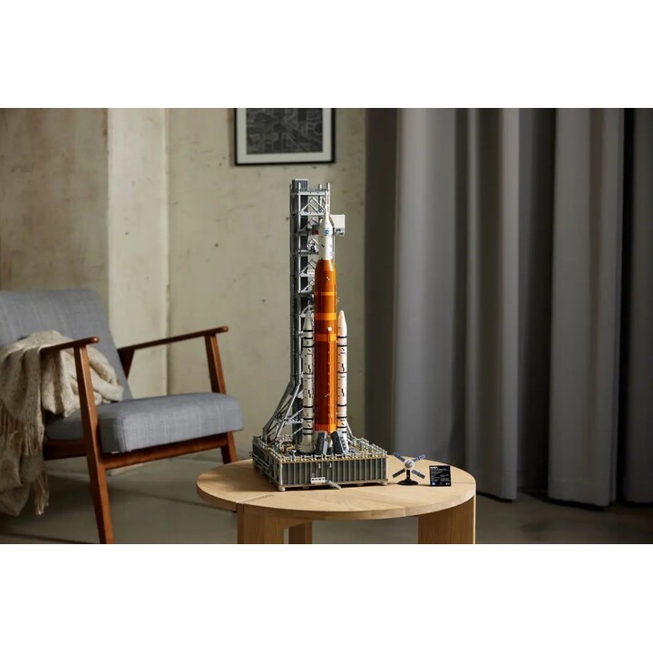 LEGO ICONS 10341 Sistema di lancio spaziale Artemis della NASA