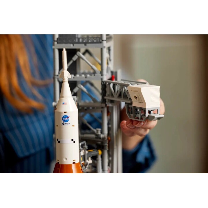 LEGO ICONS 10341 Sistema di lancio spaziale Artemis della NASA