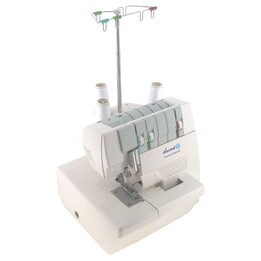 Machine à surjeter Lucznik 820D-3