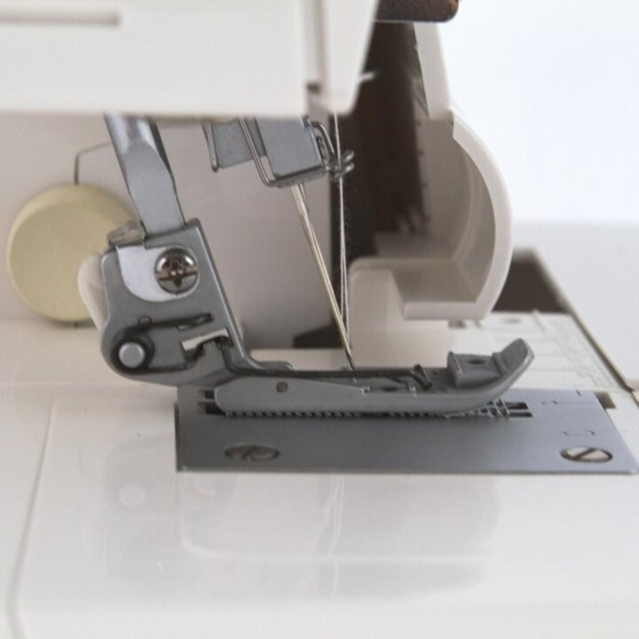 Lucznik 820D-3 overlock machine