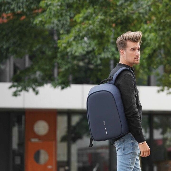 MOCHILA ANTIRROBO DE DISEÑO XD BOBBY HERO REGULAR AZUL MARINO P/N: P705.295
