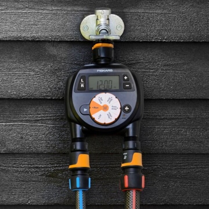 Fiskars 1054792 Timer per irrigazione digitale nero