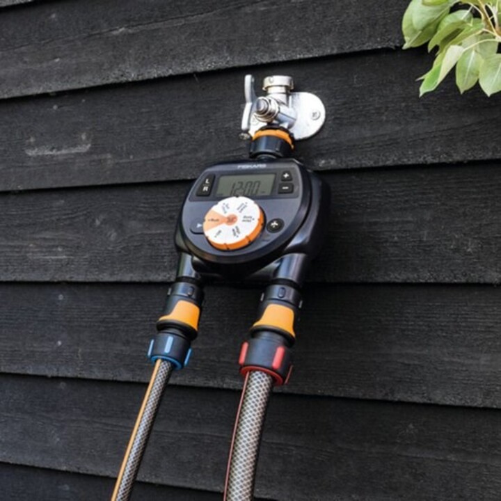 Fiskars 1054792 Timer per irrigazione digitale nero