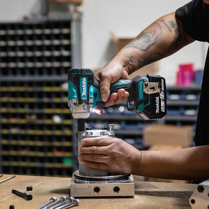 Makita DTW302Z atornilladora de impacto con batería 3/8" 3200 RPM Negro, Azul 18 V