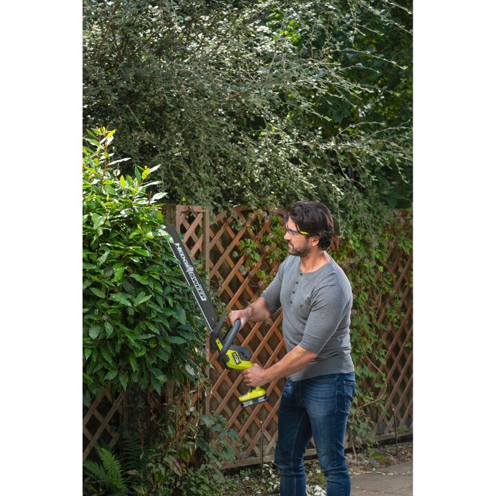 Ryobi RY18HT50A-0, tagliasiepi a batteria 18V ONE+ da 50 cm, lama anti-inceppamento, verde/nero