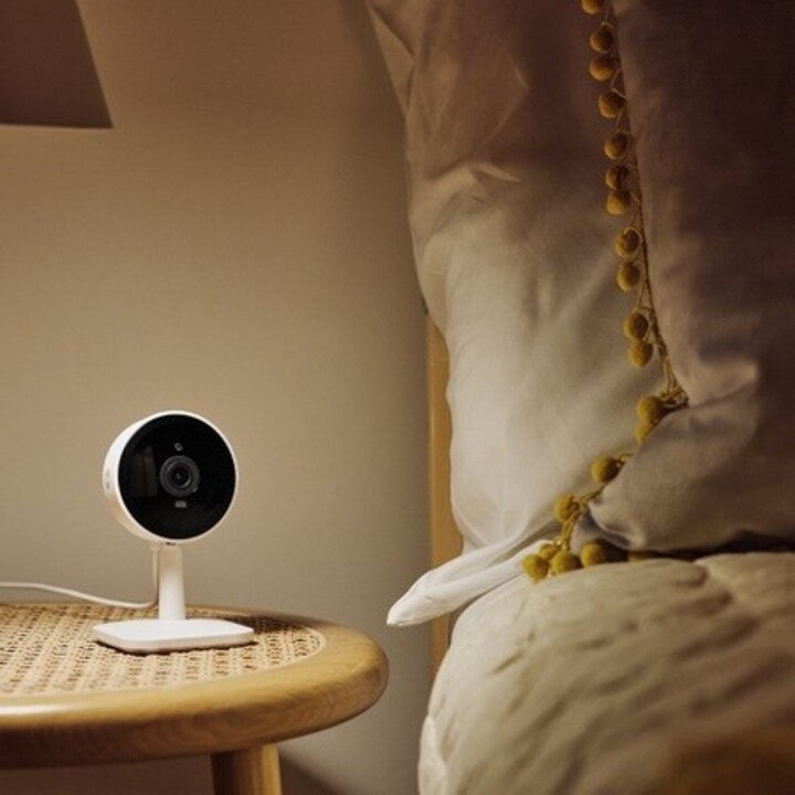 Yale SV-IC-1A-W-EU caméra de sécurité Boîte Caméra de sécurité IP Intérieure Sur bureau/mural