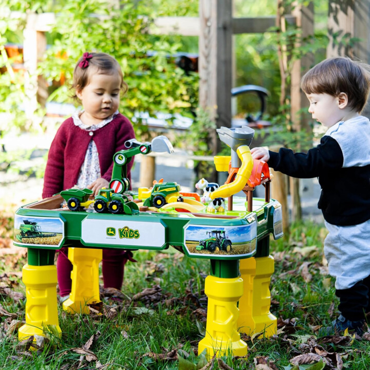 Theo Klein 3948 John Deere Farm Sand und Wasserspieltisch