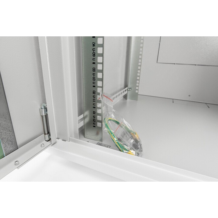 Digitus Carcasa de pared de la serie Dynamic Basic - 600 x 450 mm (an. x pr.)