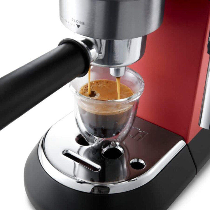 Delonghi Delonghi Dedica Style EC685.R Roja - 1350W, 15 Bar, 1L