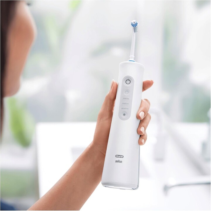 Cepillo de dientes Oral-B AquaCare 6 Mundduse