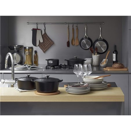 Le Creuset Signature Round Roaster, 30 cm, Black