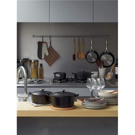 Le Creuset Signature Round Roaster, 20 cm, Black