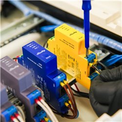 Shelly Pro RGBWW PM Controlador LED Wi-Fi/LAN para tiras RGB