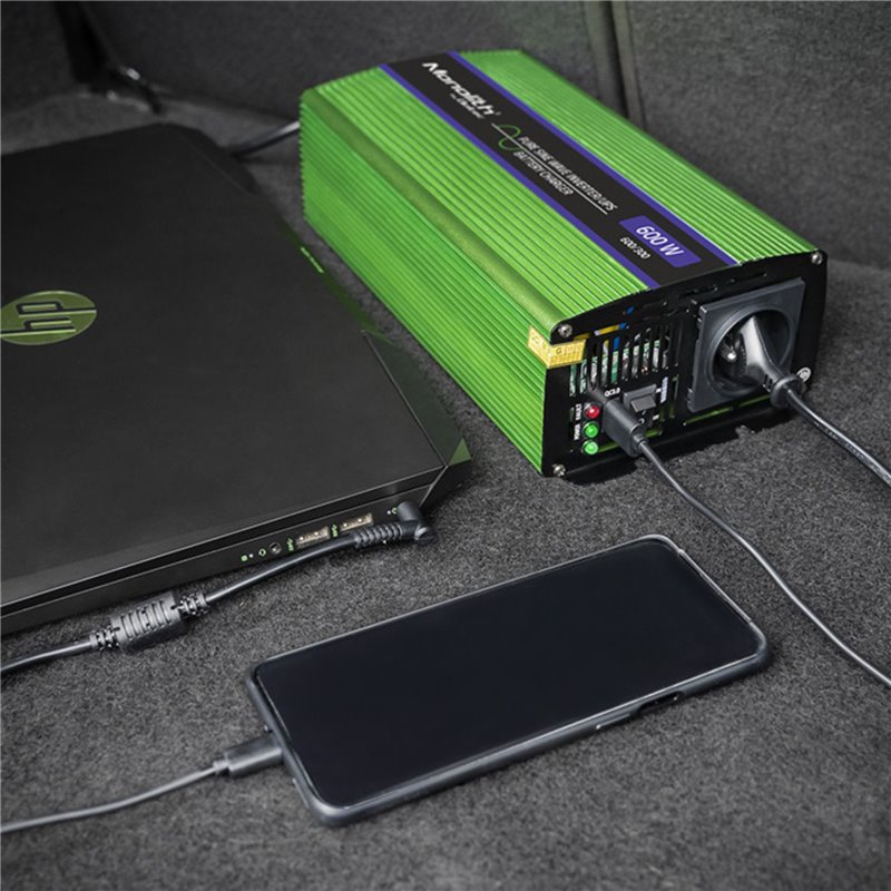 Qoltec Monolith power adapter and inverter Auto 600 W Green