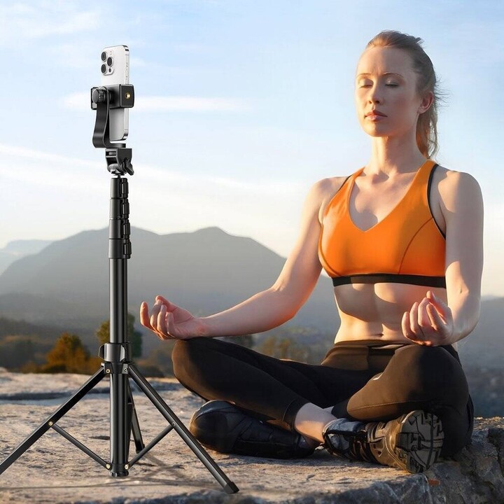 Perche à selfie Ugreen avec support et télécommande LP680 1,8 m (noir)