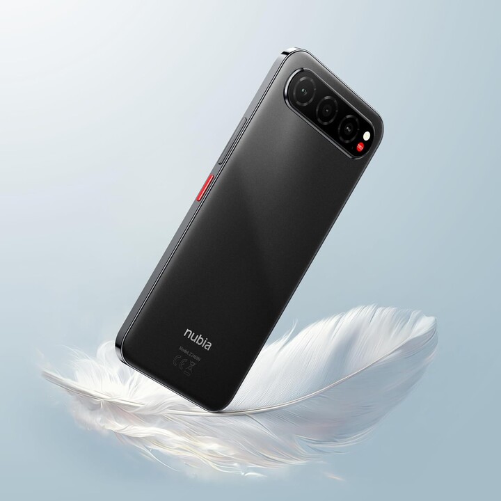 ZTE Nubia Air 5G, 8GB/256GB, schermo AMOLED FHD+ da 6,78 pollici, 20MP/50MP, Nero