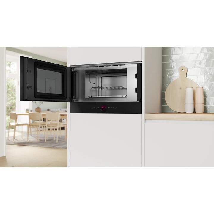 Bosch Serie 8 BER7321B1 Solo Einbau-Mikrowelle, 21 l, 900 W, Schwarz