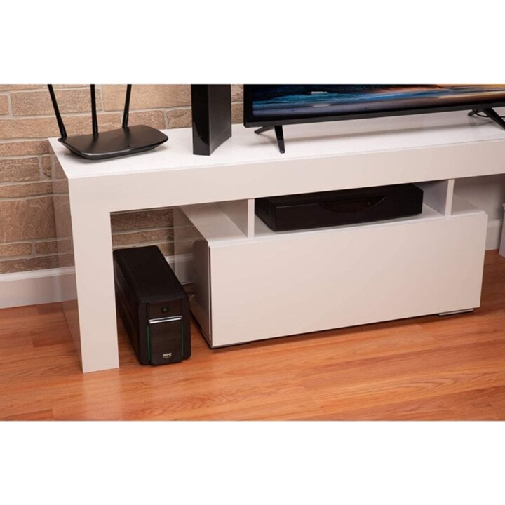 Apc easy ups 900va 230v avr schuk