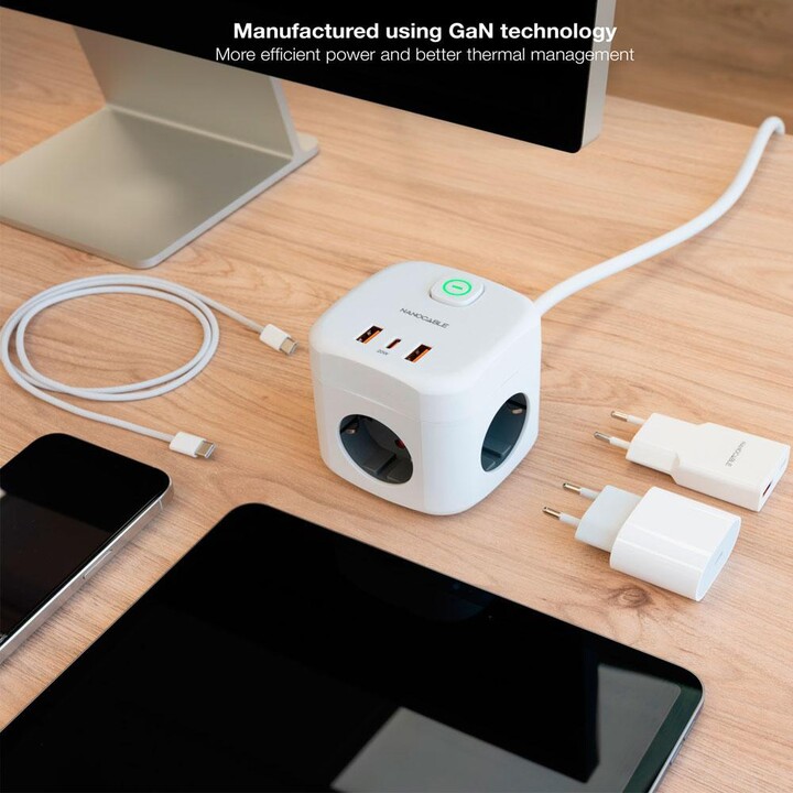 Base de 3 enchufes con interruptor + (2 USB-A + 1 TYPE-C) / GaN + PPS / PD 20W / Blanco / Nanocable 10.37.0011