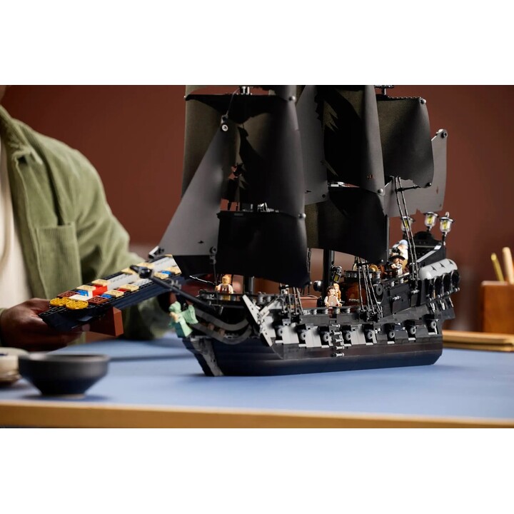 LEGO ICONS 10365 Captain Jack Sparrow´s Pirate Ship