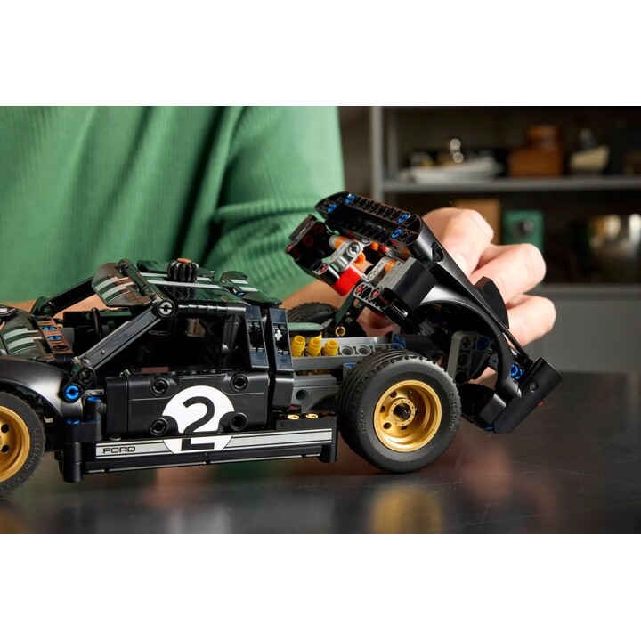 LEGO TECHNIC 42223 Auto da corsa Ford GT40 MKII del 1966