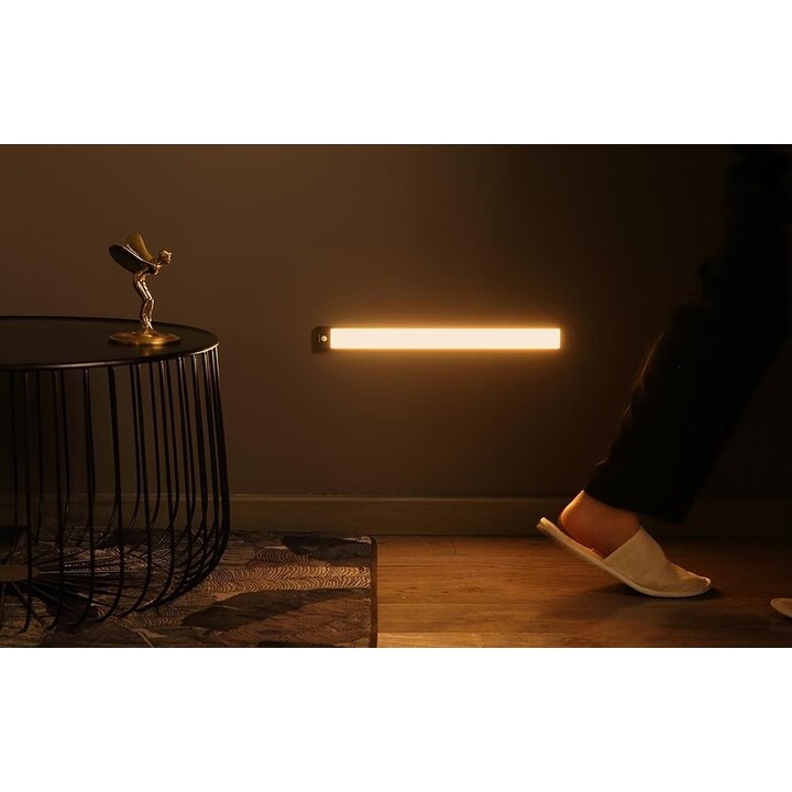 Yeelight YLCG006-B Luz LED para armario con sensor de movimiento para armario, 60 cm, 2700 K, Negro