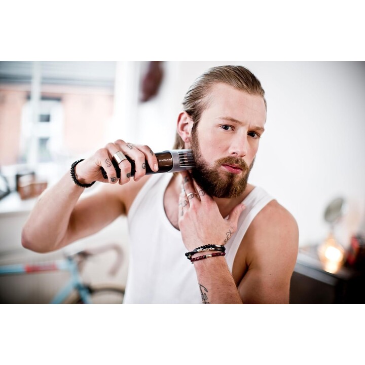 Kit cortabarbas Remington, cuchillas de titanio, 3 peines ajustables, cepillo para barba y tijeras, 90 min de autonomía, batería