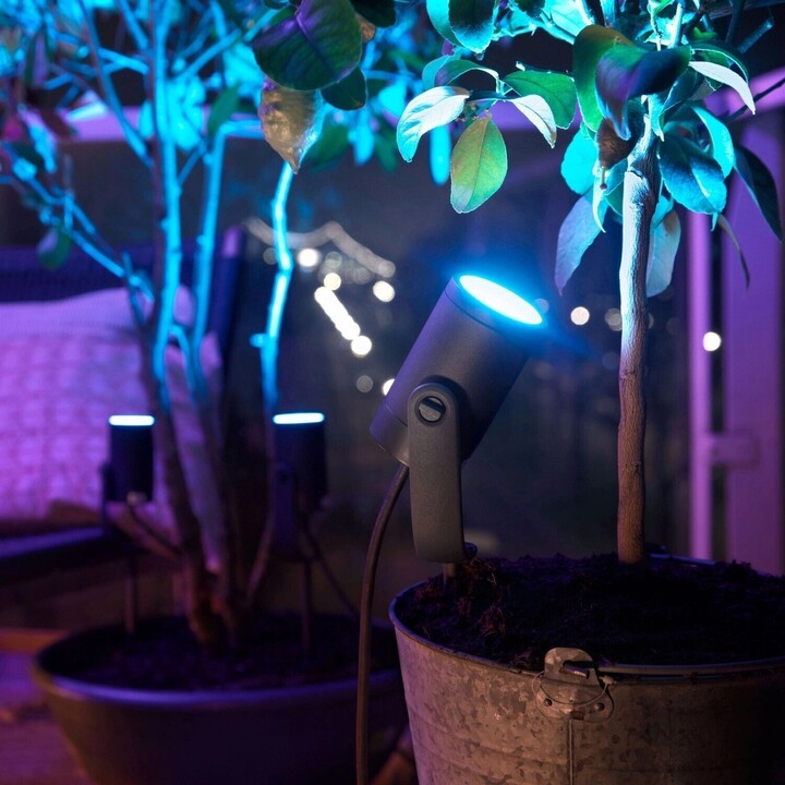Philips Hue Lily 3 focos LED inteligentes para exteriores (IP44), luz LED blanca y luces de colores, Negro