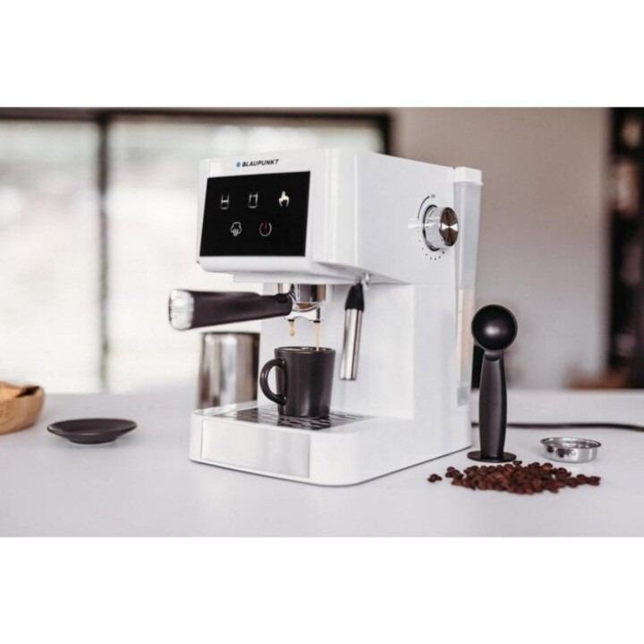 Blaupunkt CMP501 Cafetera Espresso 1,5 L 20 bar con calentador de tazas, Blanca