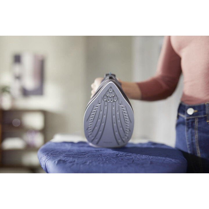 PHILIPS DST3041/80 - Steam iron, 200 g/min, 300 ml, Black