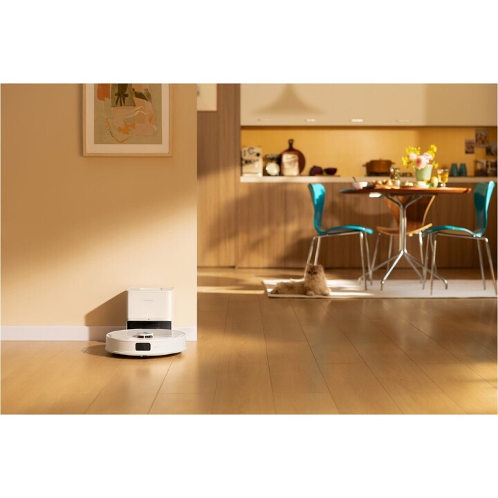 Roborock Q10 VF+ robot vacuum cleaner, white