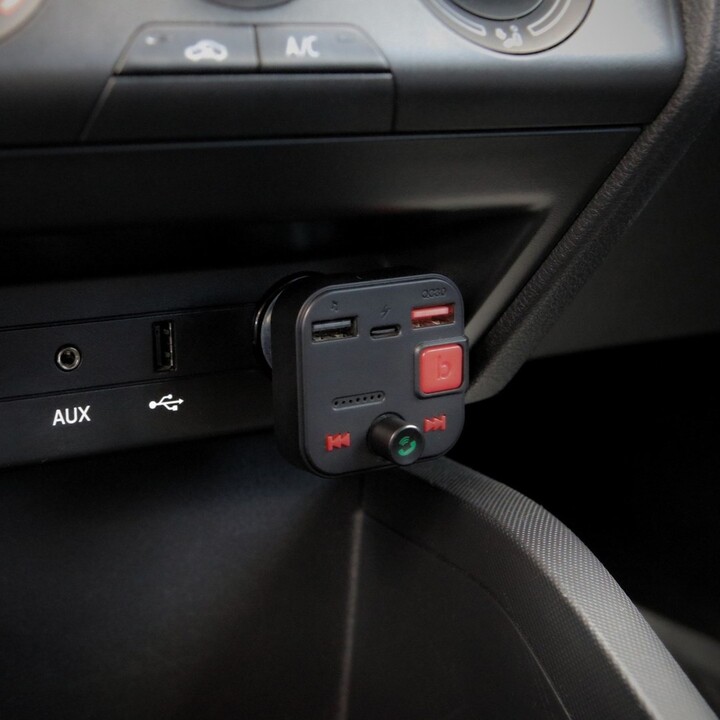 SAVIO FM Sender, Bluetooth 5.3, QC 3.0 Ladegerät, LED Display, Bass Boost, TR-15, schwarz