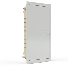 Instalação com revestimento plástico, portas metálicas, embutida