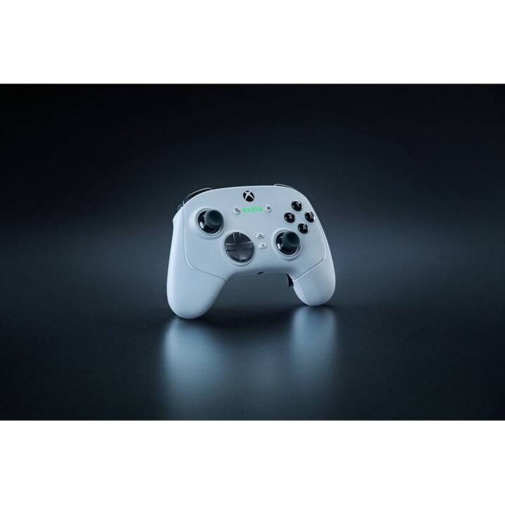 Razer Wolverine V3 Pro Wireless eSports Controller for PC/Xbox White