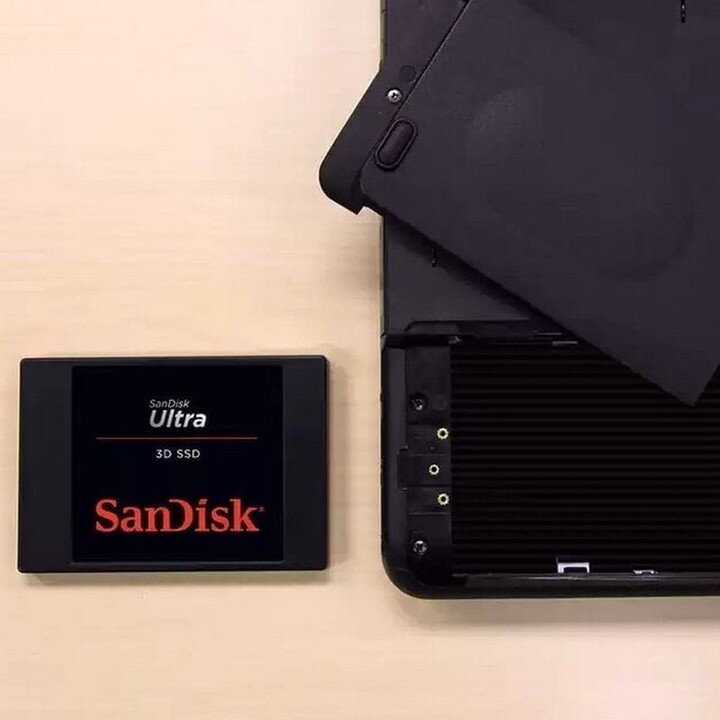 Disque dur SanDisk Ultra 3D 4 TB SSD 2.5" SATA 3 3D NAND, noir