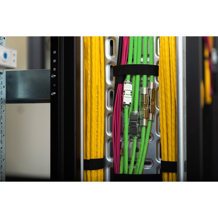 Cavo di installazione CAT 8.2 S-FTP di Digitus, 2000 MHz, AWG 22/1 DCA, 500 m, tamburo, simplex, verde