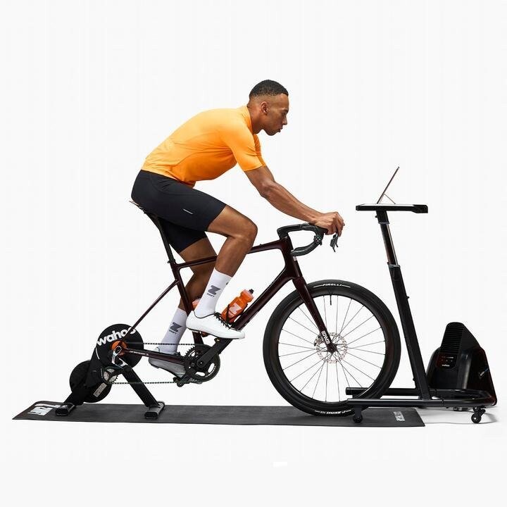 Wahoo Kickr Core 2 11V Cog/Click Treinador de ciclismo indoor, preto