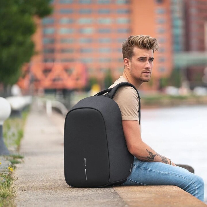 XD Design Bobby Hero Regular Anti-Theft Backpack, Black