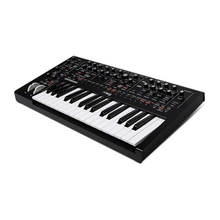 MOOG Messenger - A monophonic analog synthesizer with a keyboard