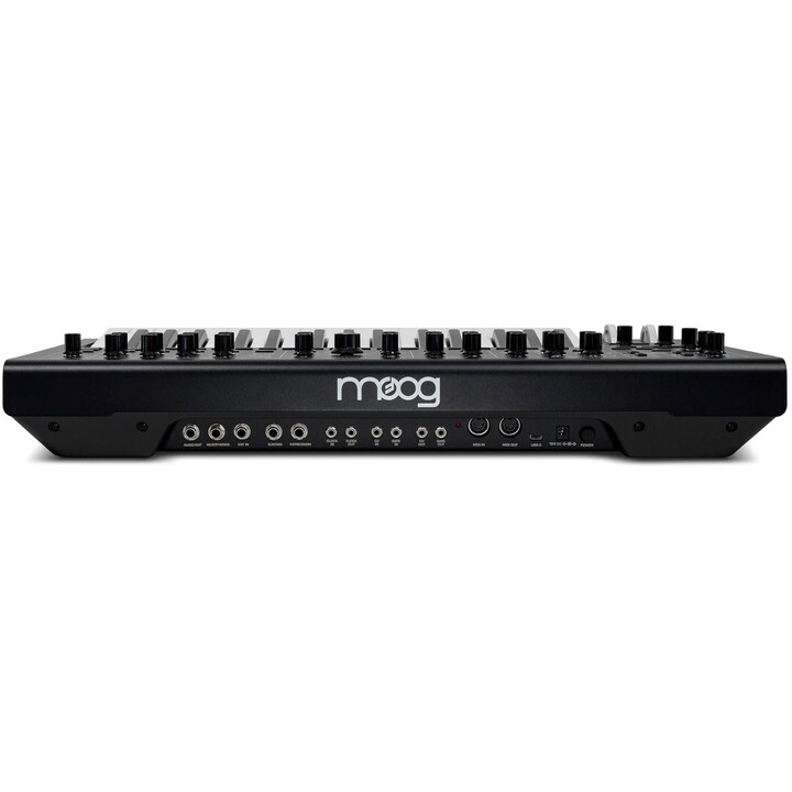 MOOG Messenger - A monophonic analog synthesizer with a keyboard