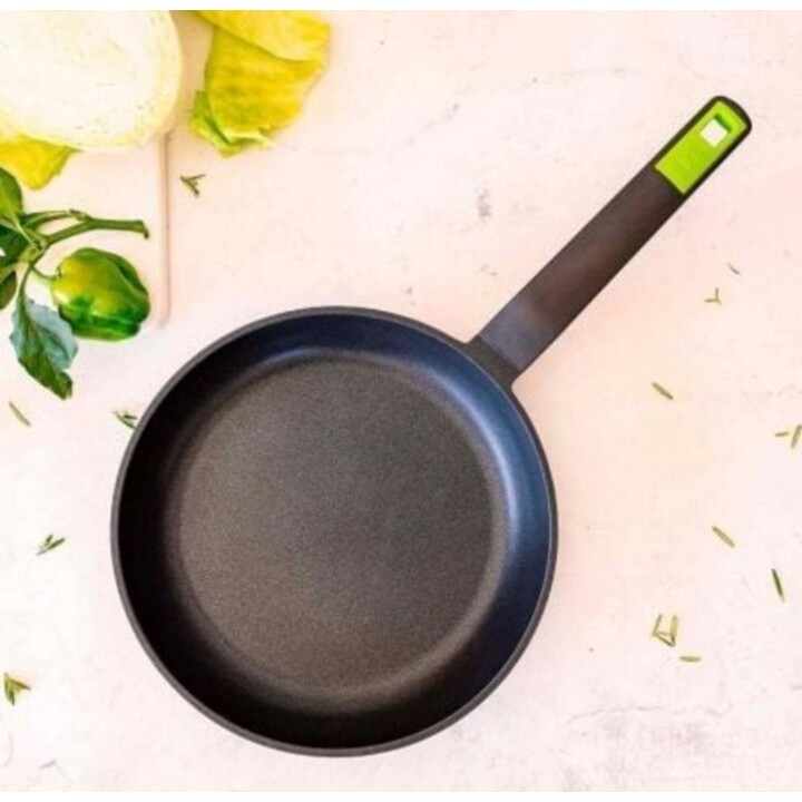 Bra Gastro A841226 Padella in alluminio fuso antiaderente da 26 cm, adatta alla cottura a induzione.